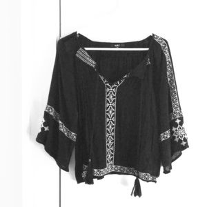 Black and white cozy linen shirt